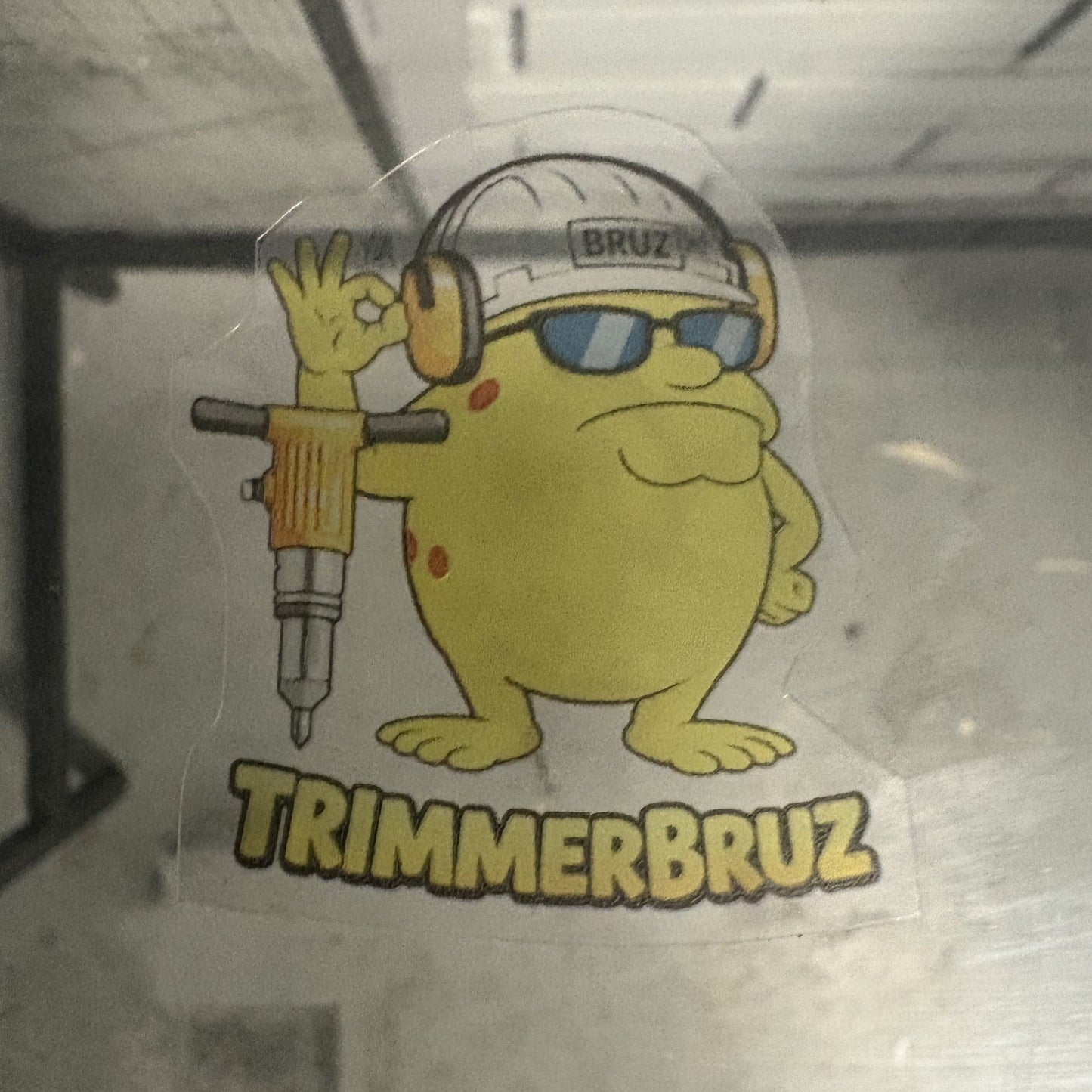 TRIMMER BRUZ STICKER